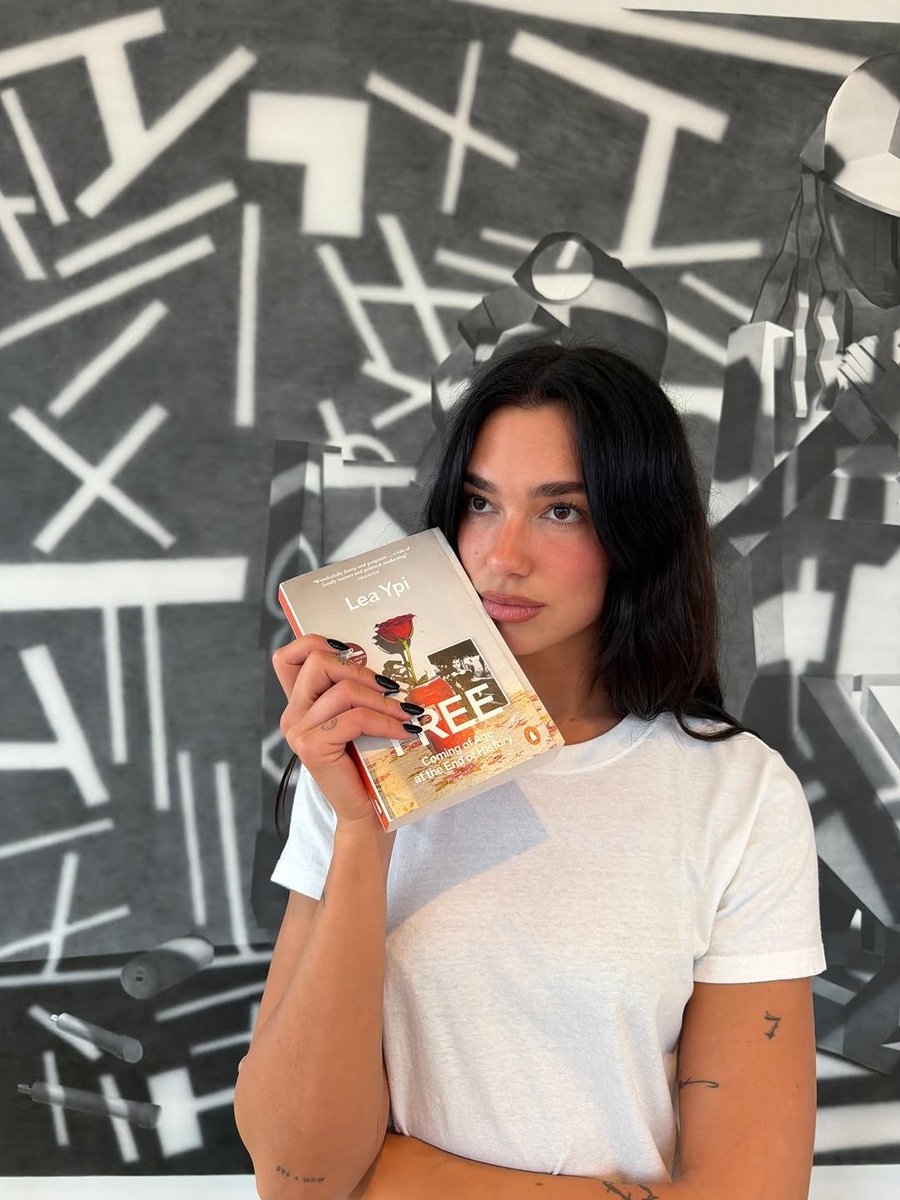 PopRadar2yi's tweet photo. 30 years old Dua Lipa, unreal beauty 🥵 https://t.co/nloiAWCAbO