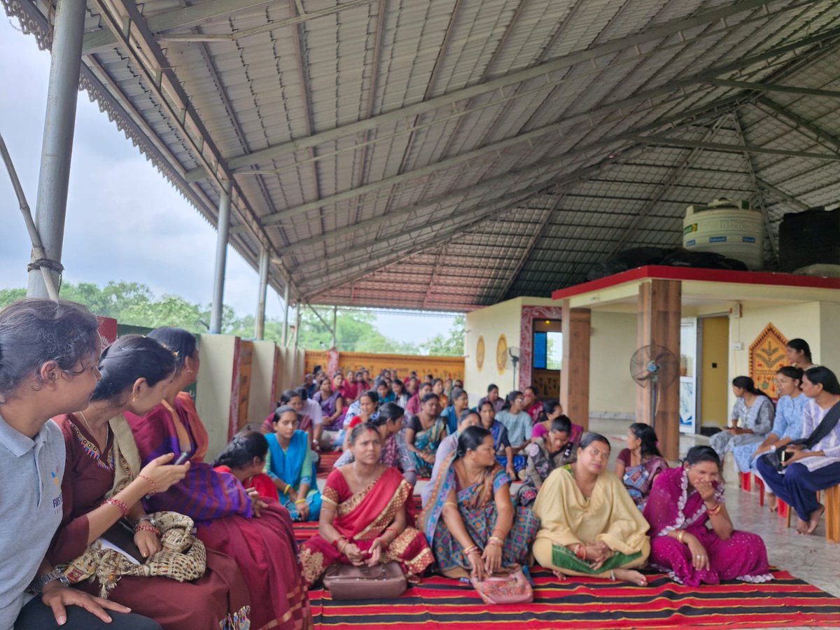 vedkalacrafts's tweet photo. Learning never stops at VedKala! 
3 day MDF painting workshop 21-23 July launched at Jharsuguda. Every new skill opens doors 2 sustainable livelihoods &amp; brighter futures. 🎨💚

#VedKala #VedKalaCrafts #SkillDevelopment #Handmade #RuralWomen #MDFArt #CraftingChange @FirstSutraFdn https://t.co/bYOVGySXmZ