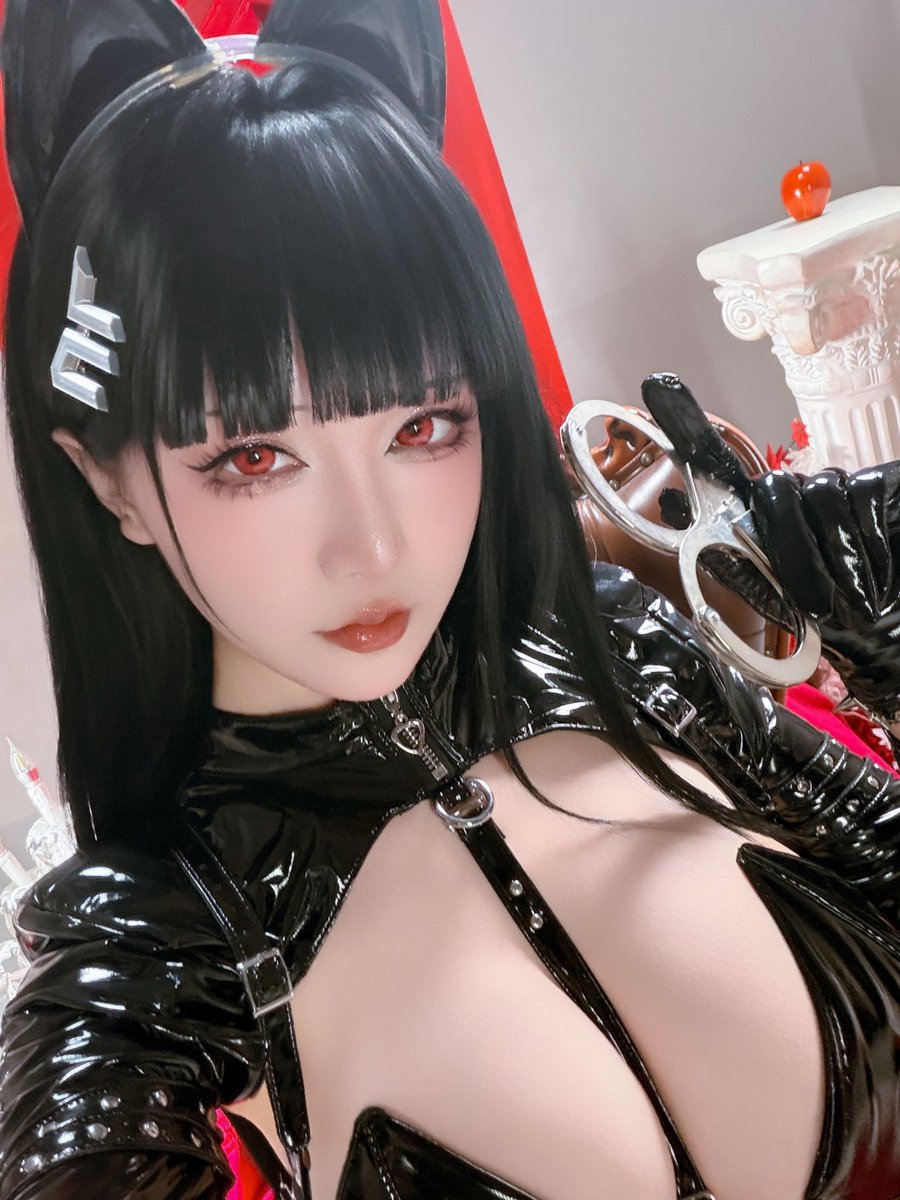 FinMommyMei's tweet photo. Be a good prisoner for me~ https://t.co/LnCUxx9kCH