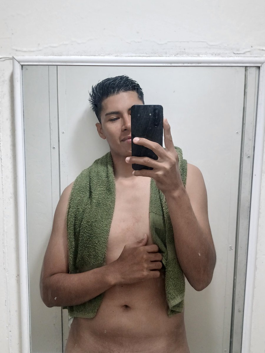 TuChinito09's tweet photo. Que fuerte está el calor 🔥 verdad https://t.co/jK2kNvmyFt