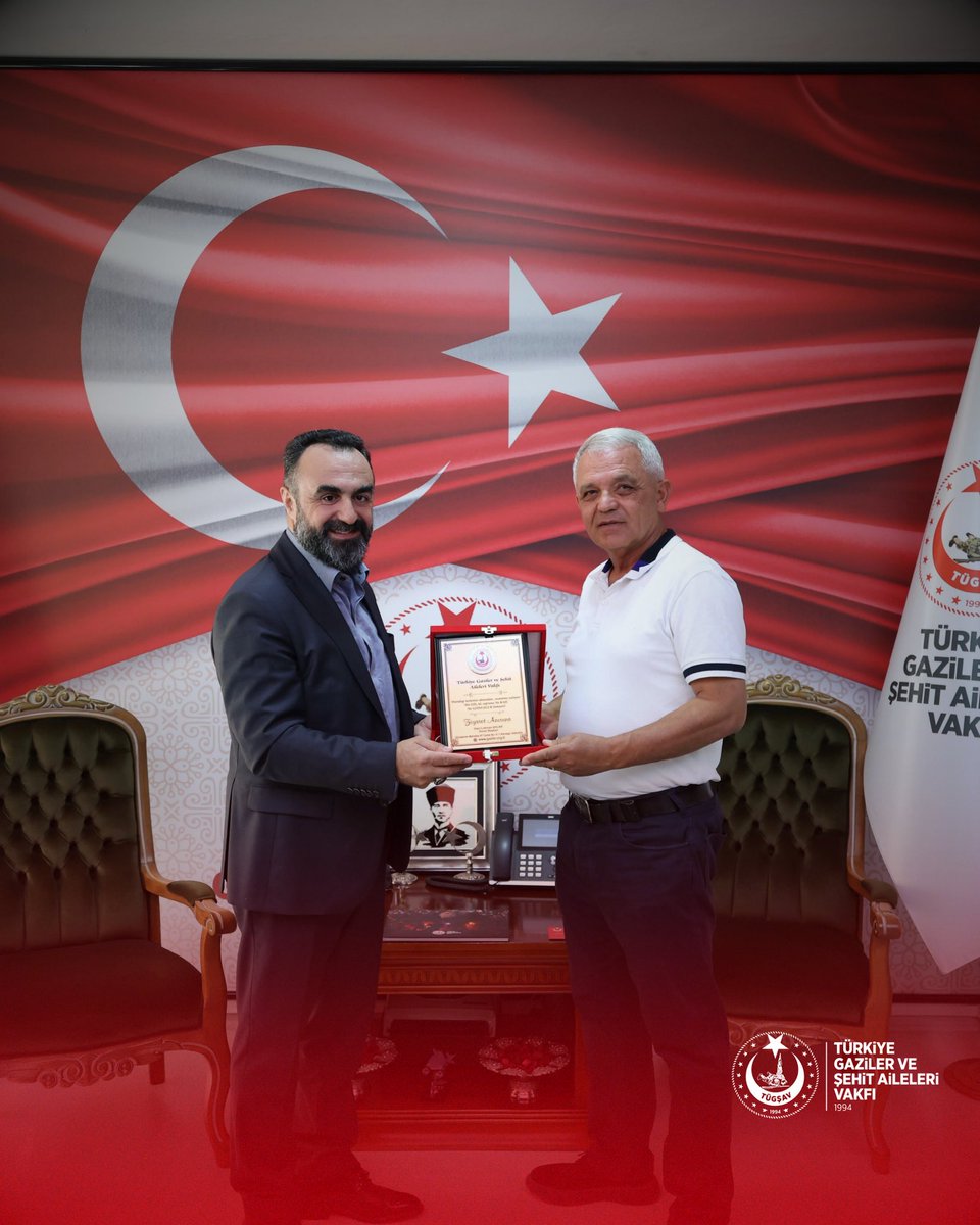 GazilerVakfi's tweet photo. 20 Temmuz Kıbrıs Barış Harekâtı'nın 52. yıl dönümü vesilesiyle, Mamak Belediye Başkanı Sayın Veli Gündüz Şahin ile Belediye Başkan Yardımcısı Muzaffer Saruhan'ı Genel Merkezimizde misafir ettik.

Kıbrıs Gazilerimizin de katıldığı anlamlı buluşmada, Kıbrıs Barış Harekâtı'nın hafızalarda yer eden hatıralarını dinledik; aziz şehitlerimiz ve kahraman gazilerimizin çözüm bekleyen sorunları ile bu sorunlara yönelik atılabilecek adımları istişare ettik.

Vakıf olarak; Kahraman Gazilerimizin fedakârlıklarını yaşatmak, hak ettikleri değeri görmelerini sağlamak ve çözüm bekleyen meselelerine katkı sunmak adına çalışmalarımızı kararlılıkla sürdürmeye devam edeceğiz.