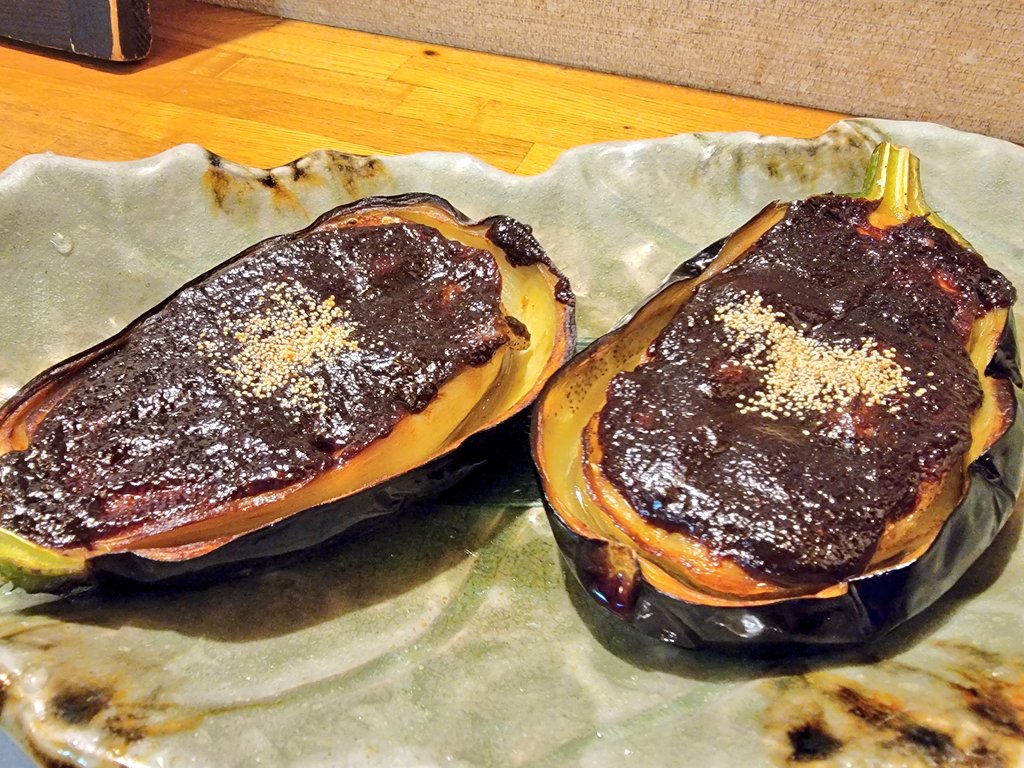EL_eclair_IE's tweet photo. 米茄子の田楽
白州ハイボール

米茄子というか、
ナスの田楽て食べたことある??
ナスの田楽てパないのよ
これ食べてお酒で流し込む旨さを味わったほうがいい
まぁーーー至福よ😌✨
試しに味わってみ https://t.co/WtLGEigoHd