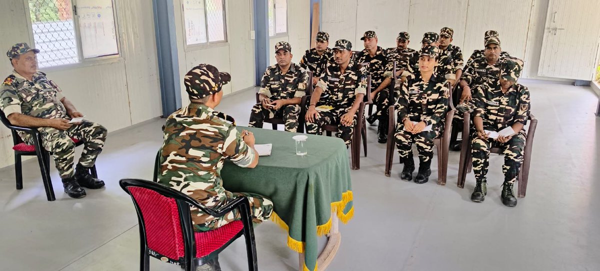 9BnSSB_INDIA's tweet photo. व्यावसायिक दक्षता को सुदृढ़ करने हेतु सीमा चौकी में पदस्थापित जवानों को आसूचना संबंधी विषयों पर जानकारी प्रदान किया गया।

#SSB_INDIA
#SSBFTRLUCKNOW
#SSBSHQGKP
#CapacityBuilding
#IntelligenceTraining
#ProfessionalExcellence https://t.co/ei7WBQoUm6