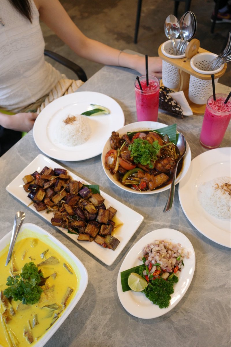 _ririca_'s tweet photo. ご飯もおいしかった〜！！！！！！マレーシア、テリマカシ〜🇲🇾 https://t.co/TKFZV4OLho