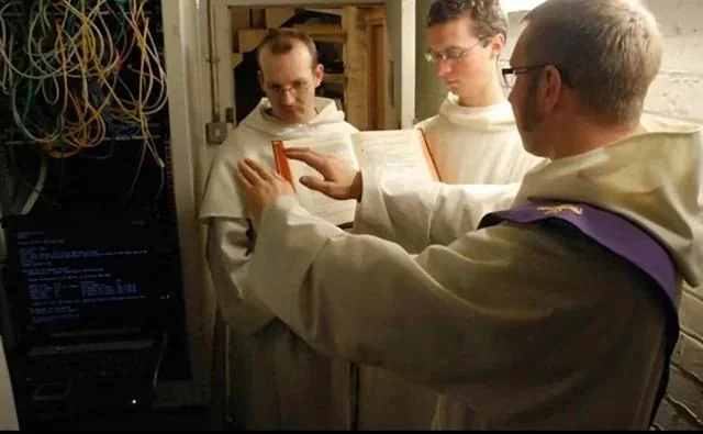 Templarpilled's tweet photo. The Vatican has a supercomputer where it records the names of all who don't capitalize the G in God https://t.co/VNSG2kWYEo