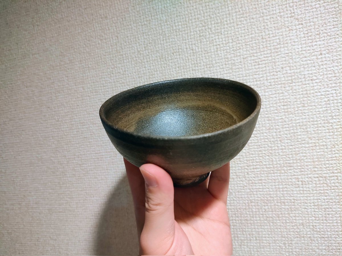 MashiReality's tweet photo. 2月に割れてからずっと選びきれなかったお茶碗も買えた。お茶碗は気に入ったらあと2つまでは買って良いルールにした。 https://t.co/KSiuHDHShQ