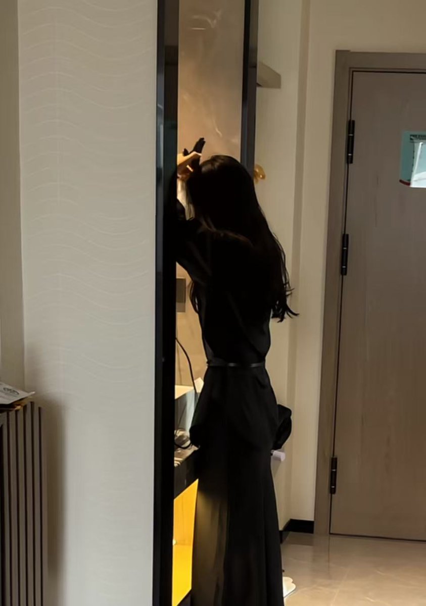 Lcovais25's tweet photo. 之前的一个长期固炮抓拍的 我（还是很喜欢的，虽然做的时候不喜欢拍）可以先看看身材  
有家庭，就想找个能长期的稳定搭子
#需要一位长期稳定搭子 https://t.co/sdkGa30LaJ