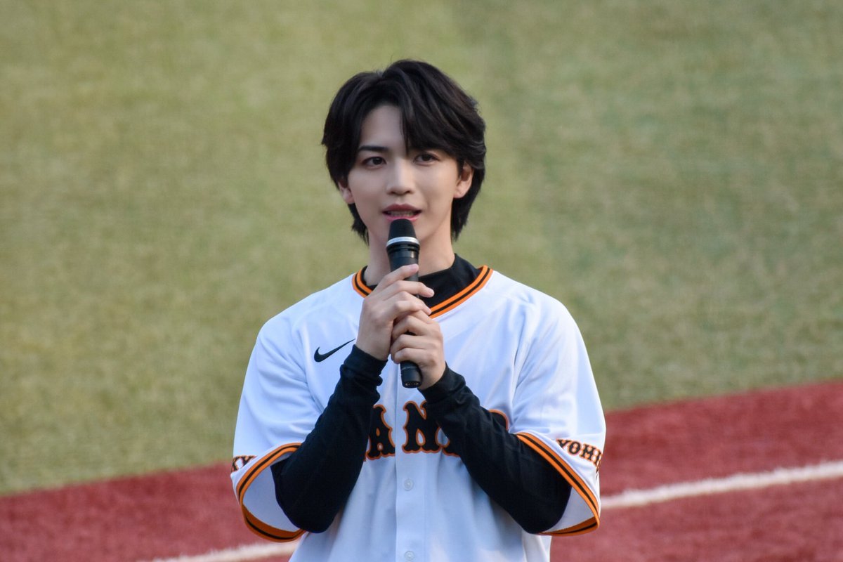 _prince3u3's tweet photo. 20260721  Gタウン
月刊ジャイアンツ創刊50周年記念ナイター
始球式

すごくかっこよかった(ˆ꜆ .  ̫.ˆ)꜆💕

#岩橋玄樹 https://t.co/HdrEgZbyhe