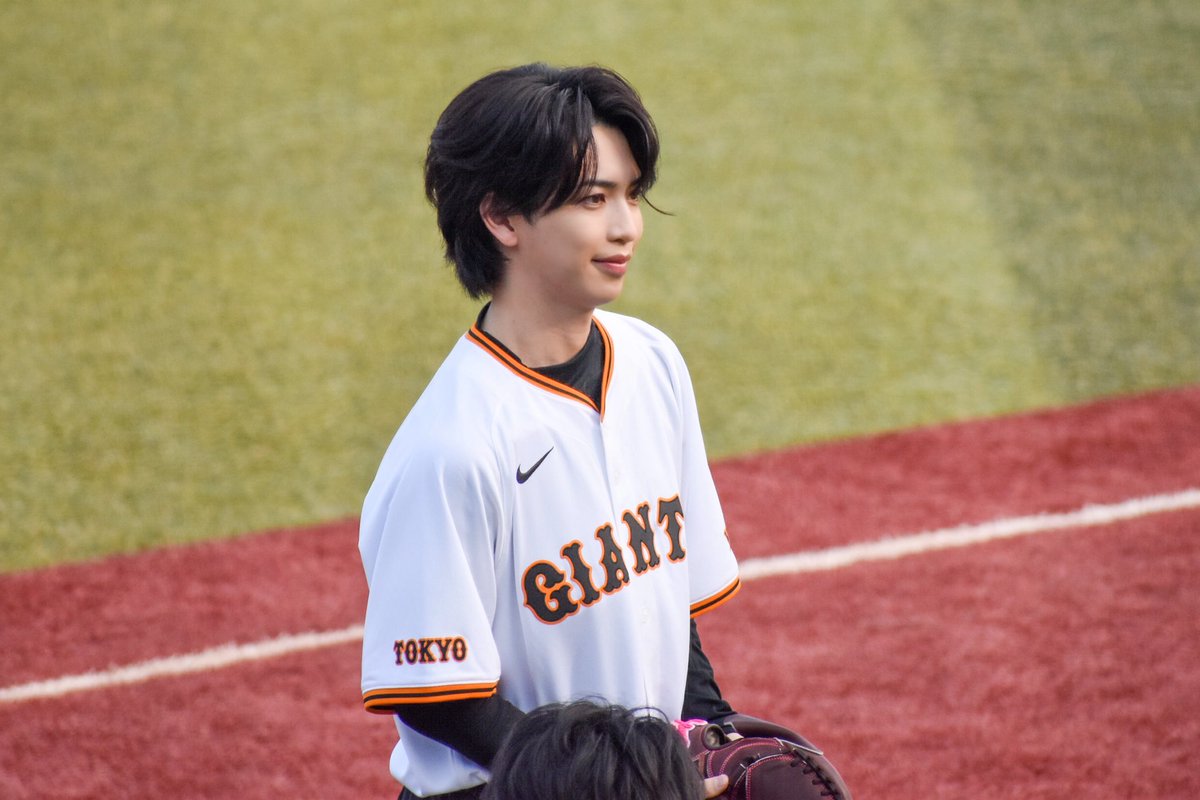 _prince3u3's tweet photo. 20260721  Gタウン
月刊ジャイアンツ創刊50周年記念ナイター
始球式

すごくかっこよかった(ˆ꜆ .  ̫.ˆ)꜆💕

#岩橋玄樹 https://t.co/HdrEgZbyhe