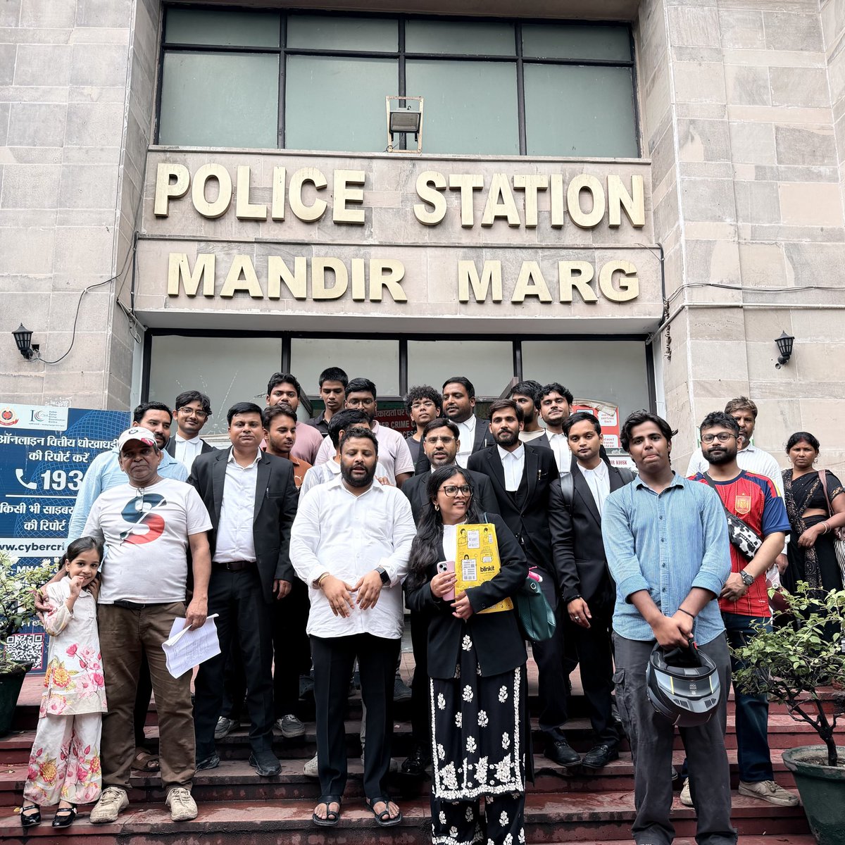 rishikeshlaw's tweet photo. Got all the protesters released from Mandir Marg Police Station. Jai Hind https://t.co/CORBpUVTpv