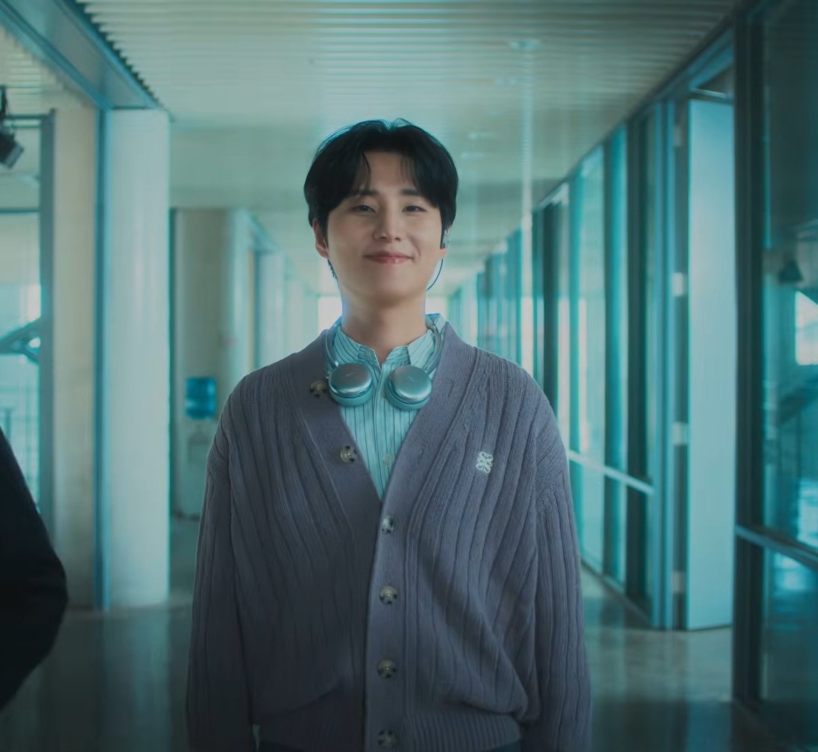 purpleline000's tweet photo. Capturing his smile https://t.co/05uly87j7j