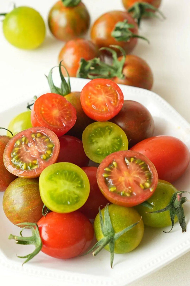 LessieSeiter's tweet photo. New find alert! Organic cherry tomatoes from the local farm have bursty, sweet juice and no weird aftertaste—perfect for salads or snacking. 10/10 would repurchase! https://t.co/bJDA4gnik4