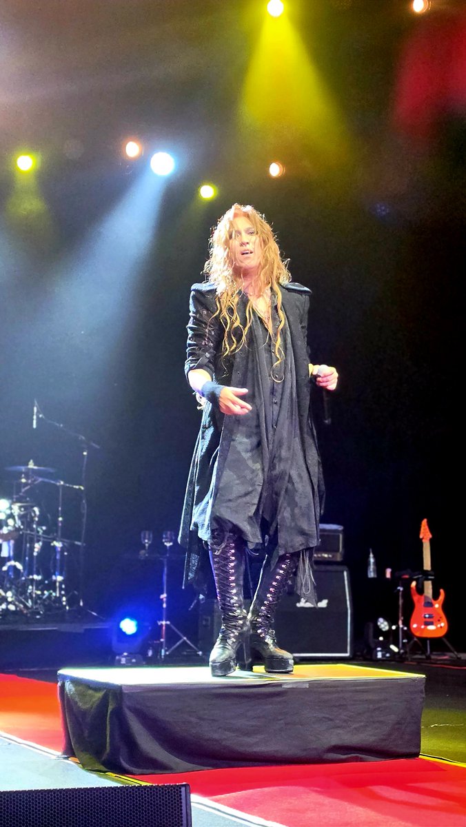 DesiringHikari's tweet photo. @KamijoOfficial Thank you for such an amazing night and performance, I will always remember and cherish it! 🥰 https://t.co/9FKrolsd1n