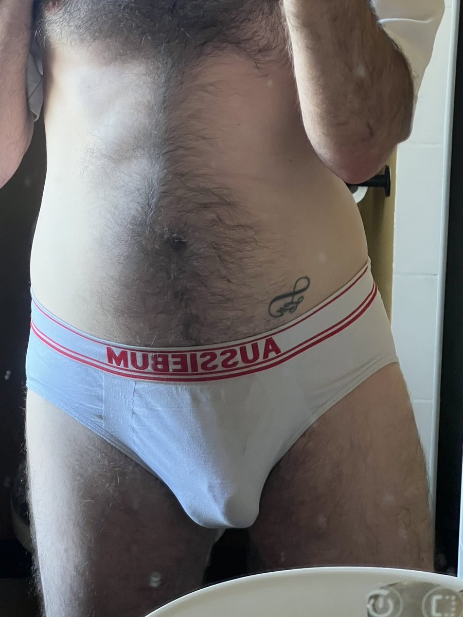 Tonin48640976's tweet photo. La dickprint est scandaleuse ce matin ! 

The dickprint is crazy today ! 

#brief #underwear #gay #ottergay #dick #dickprint #bulge #horny https://t.co/9vJudfJUor