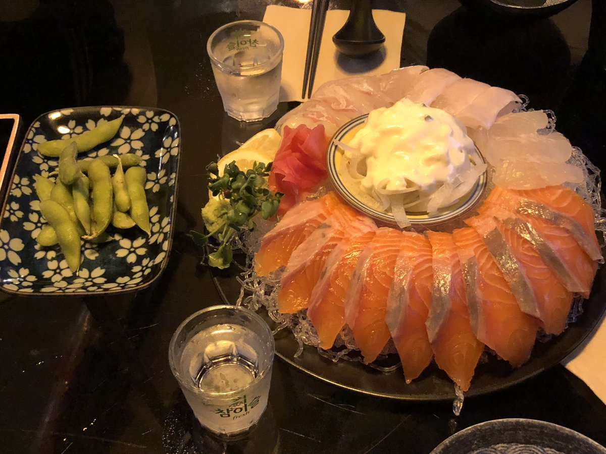 shuu8zh's tweet photo. 광어연어반반은 나를 실망시키지안아... https://t.co/DRwjmz4J1q