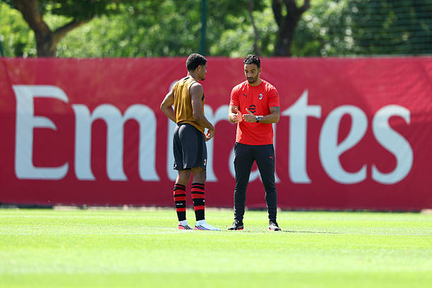 MilanPosts's tweet photo. 📑 A. Ramazzotti in @Gazzetta_it this morning: Ruben Amorim's methods and style of football are already impressing the AC Milan squad. The players who have been working with the Portuguese coach since day one have been struck by both his coaching methods and the way he involves everyone in the process.