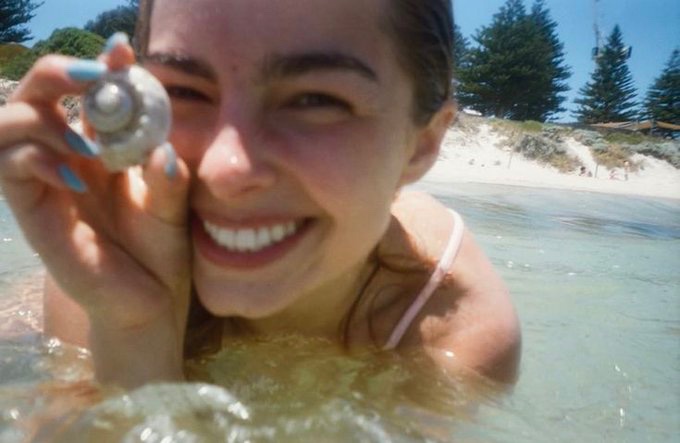 clara*-* tweet media