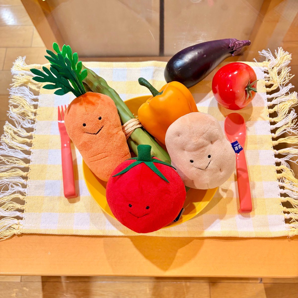 yoshitoku_plush's tweet photo. 【おしらせ】
2026年7月10日（金）〜7月31日（金）まで
静岡伊勢丹 ７階 ベビー・子供服・用品・玩具売場にて
ポップアップイベント『ふわもこぬいぐるみフェア』が開催中です꒰ᐡ• ‧̫ •ᐡ꒱
個性たっぷりの「ぬい」たちが静岡伊勢丹に大集合しております！ 
 吉徳のぬいぐるみたちも素敵に展開していただいております🧸
店内には撮影を楽しめる“ぬい活スポット”も！
お近くにお越しの際は、是非遊びにいらしてください。