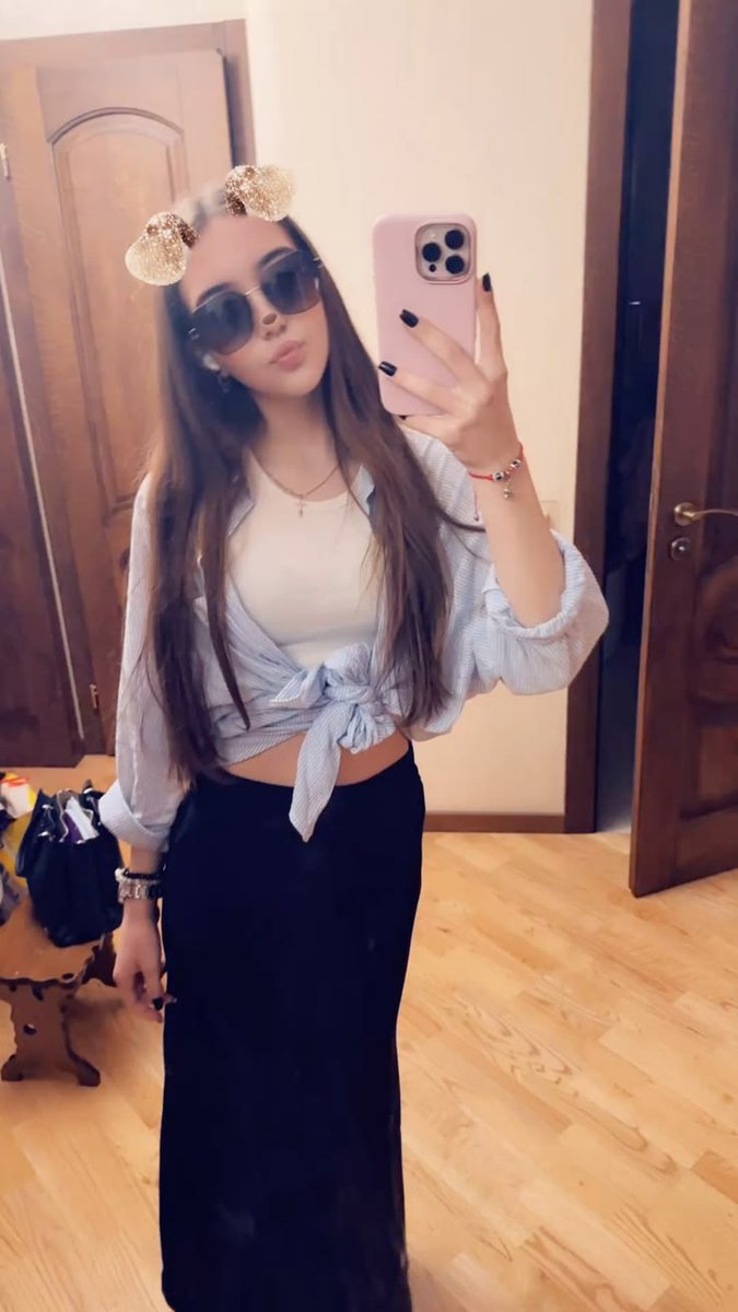 ava_julia02's tweet photo. 🌸 Stay positive, stay pretty.
💕 Happiness looks good on me.
✨ Good vibes only. https://t.co/rk5hILwmjc