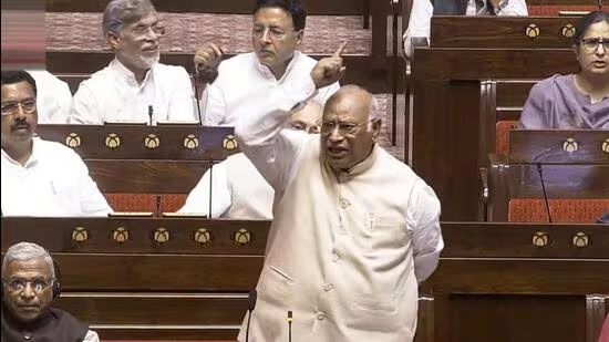 htTweets's tweet photo. Why were students seeking justice met with lathis, tear gas: Mallikarjun Kharge

https://t.co/s7ICUAV8f6

Stay updated with all the stories that matter — download the Hindustan Times App👇
https://t.co/UY76F4VRH8 https://t.co/6vusF0vijn