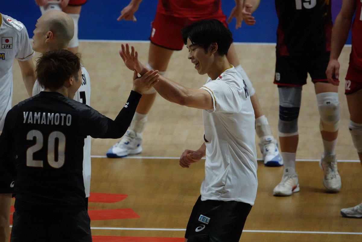 VB_1412's tweet photo. そっちかーってつっこんだ

#宮浦健人
#山本智大
#VNL2026 大阪
7/17 ベルギー🇧🇪戦 https://t.co/z4T39YljIR