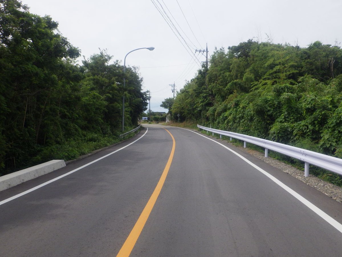 nakanoto_doboku's tweet photo. 【災害復旧｜工事完了🚧】
国道249号
（志賀町甘田地内）

能登半島地震により
被災した道路の復旧工事が
完了しました✅

引き続き、
復旧・復興に向けた
取組を進めます🤝

📷復旧前後です
　写真1：完成
　写真2：被災直後

#能登半島地震
#災害復旧 #復興
#建設業の皆さまに感謝
#志賀町 #石川県 https://t.co/p6AXGxUfkY