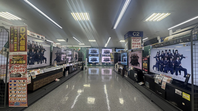 tsa_2022's tweet photo. 8月2日（日）まで、ヤマダデンキ20店舗のテレビ売り場にて、TOKYO SAFETY ACTION交通安全啓発動画を放映中です！
店頭の展示テレビでご覧いただけます。
見つけたら本アカウントをタグ付けして、是非投稿してください✨

#ぺこぱ
#アバンギャルディ
@yamada_official https://t.co/paM1tB6NfQ