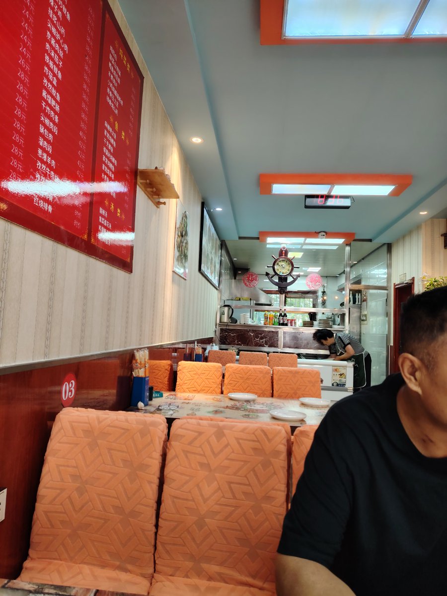 SilvanaSat26's tweet photo. Late-night snack run: warm miso soup + crispy gyoza in a tiny wooden stall. Only 3 left, perfect for mending a tired day.， https://t.co/sh35UnaNSO