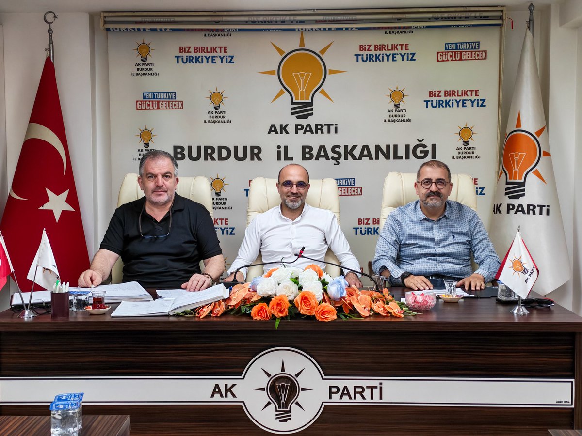 akpartiburdur's tweet photo. İl Başkanımız @mustafaozboyaci riyasetinde Haftalık Olağan İl Yürütme ve Yönetim Kurulu Toplantılarımızı gerçekleştirdik.

Birlik ve beraberlik içinde aldığımız kararlar Burdur’umuza hayırlı, uğurlu olsun. 🇹🇷 @RTErdogan @abuyukgumus @yahyacelik_ @CengizTokmak https://t.co/PaurFrBQ0B