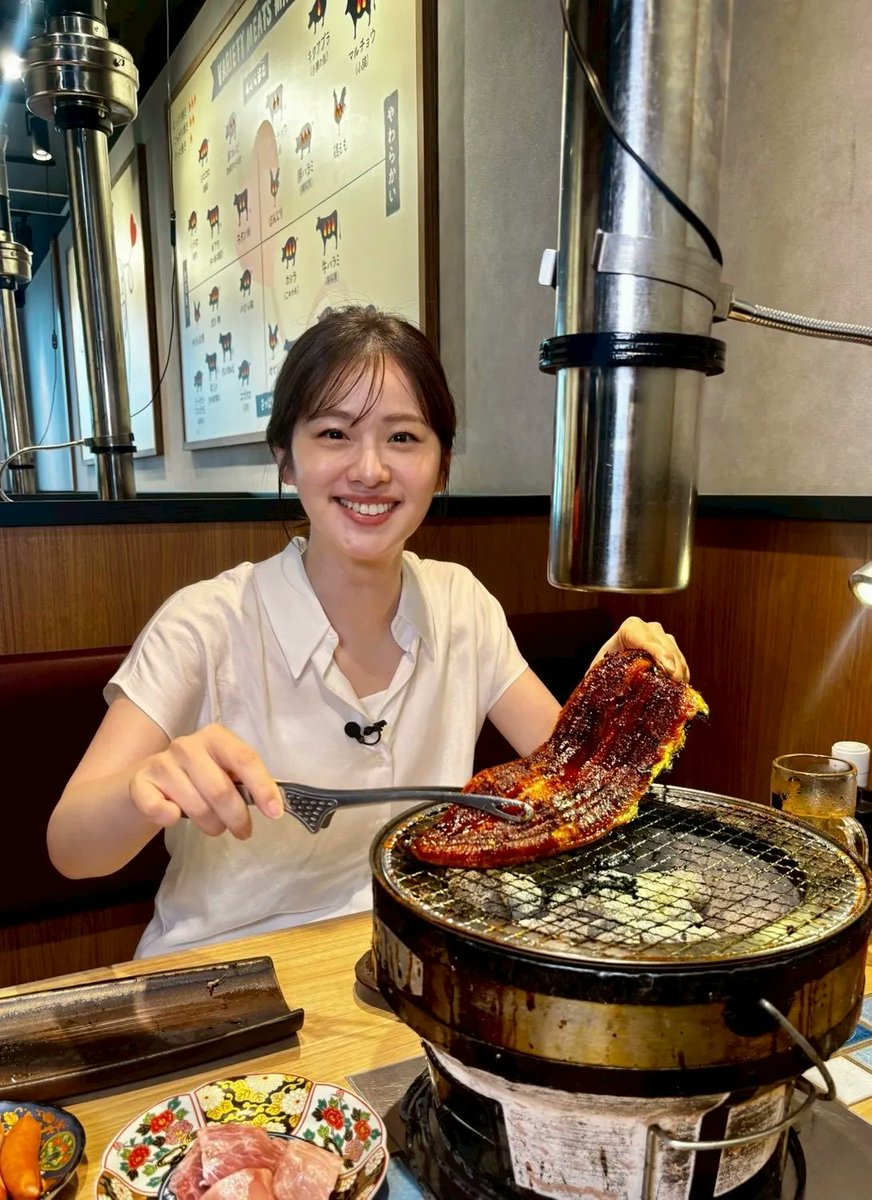 THETIME_TBS's tweet photo. .
／
明日の#TIMEマーケティング部
チェーン店の“高コスパうなぎ”を大調査！
＼

高級なイメージのある #うなぎ が今年は安い！

うなぎが食べ放題！？😳
専門店のうな丼が1000円以下！？😳😳
焼肉やパスタ専門店、ファミレスにもうなぎメニューが！😳😳😳

この安さは見逃せない！
リーズナブルに楽しめる“高コスパうなぎ”を #ハラちゃん が調査🕵️

放送はあす7:20頃～
※生放送のため変更の可能性があります

#thetime_tbs
#原千晶
@harachiaki1218