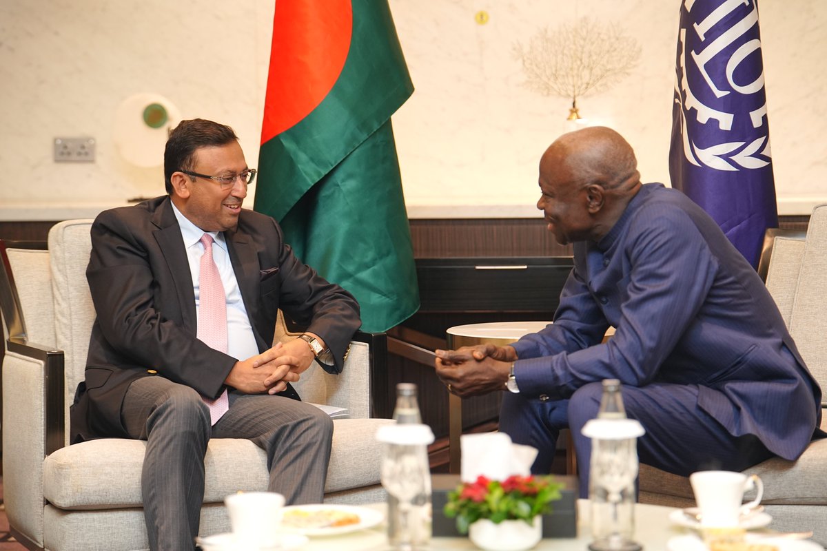 GilbertFHoungbo's tweet photo. Pleased to meet with Humayun Kabir, Foreign Affairs Adviser to the Prime Minister of Bangladesh. 

We had a productive exchange on strengthening @ILO–Bangladesh cooperation on decent work, labour migration, LDC graduation and trade. https://t.co/ivXRiEpfBJ