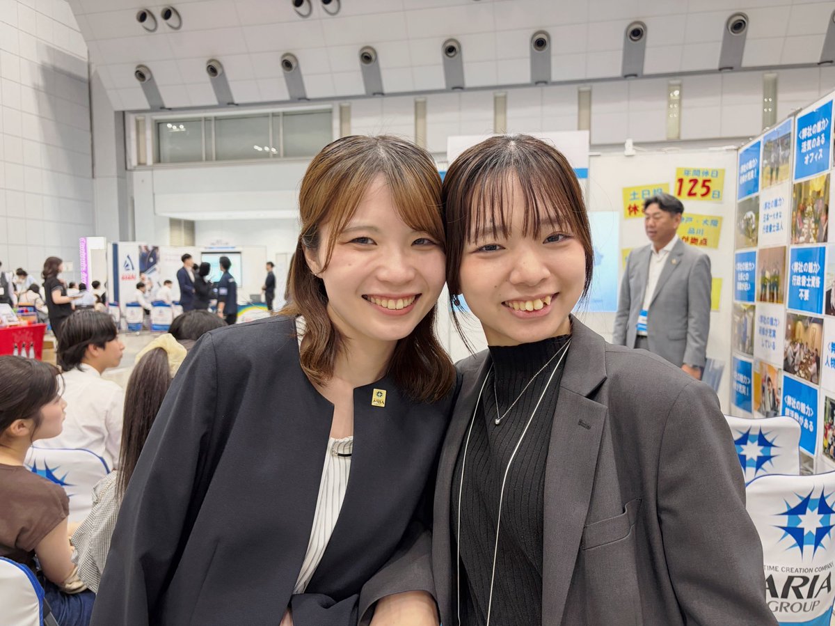 Aria1949's tweet photo. マイナビイベントin東京！

今回は品川オフィスの後輩にも参加していただきました！
ビックサイトはひろいですね！
まだまだインターンも募集してますので是非ご参加ください！ https://t.co/Msdob4Ckru
