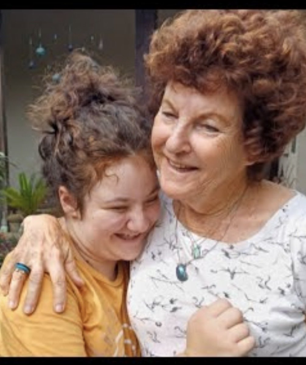 LazarFibich's tweet photo. נויה דן(13)וכרמלה דן סבתה(80)♥️💔נרצחו על ידי מחבלי חמאס בקיבוץ ניר עוז בשואת ביבי 7.10.23, שנגרמה בשל מעורבות הרבה של ביבי ב #קטארגייט. ביבי ,יוסי כהן וקטאר, מתנגדים נחרצות לועדת חקירה ממלכתית, ומה הפלא…👀נויה, שהייתה על הרצף האוטיסטי, ישנה באותו לילה אצל סבתה. לאחר עשרה ימים של חוסר ודאות, גופותיהן אותרו כשהן מחובקות.
בוא יבואו משפטי ניר עוז‼️