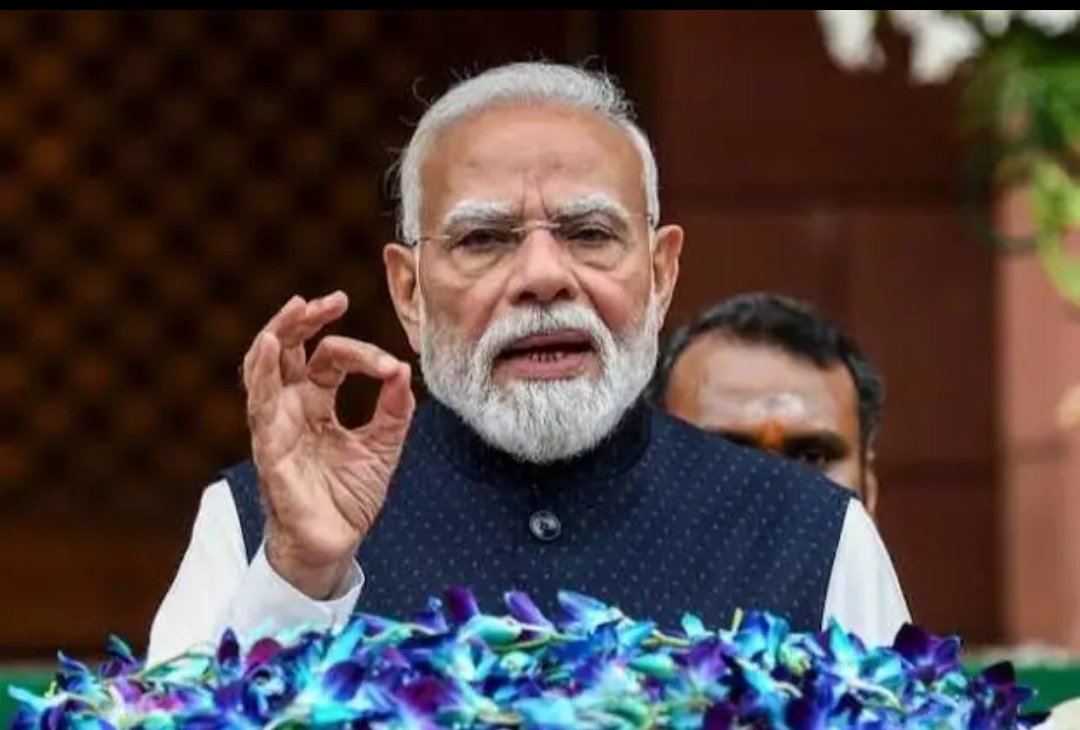 ShyamuYadakmzq's tweet photo. NEET पेपर लीक पर पीएम मोदी का बयान तो आया, लेकिन इतने दिनों बाद क्यों?
जब लाखों छात्र हफ़्तों से सड़कों पर लाठियां खा रहे थे, मानसिक तनाव से गुज़र रहे थे, तब सरकार ने चुप्पी क्यों साध रखी थी?#NEET #NEETUG #PMModi #PaperLeak #AskModi #StudentsProtest #EducationSystem #cjp #modi https://t.co/fReL6xMA3N