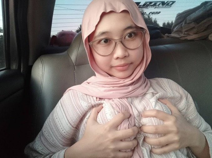 roxewr's tweet photo. #awektudung #awekcun #tudung https://t.co/XHaH9vLSRH
