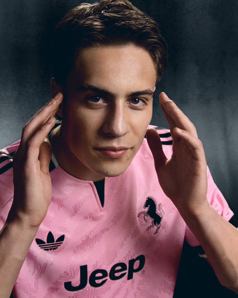 juventusfcen's tweet photo. some colours never lose their place 🩷​

introducing the Juventus away jersey 26/27, available now. 🔗

Available on https://t.co/KklmYutzKd and across Juventus official retail stores.​

🔗​ https://t.co/rOU3uNR2ML https://t.co/nXblxqoH6t