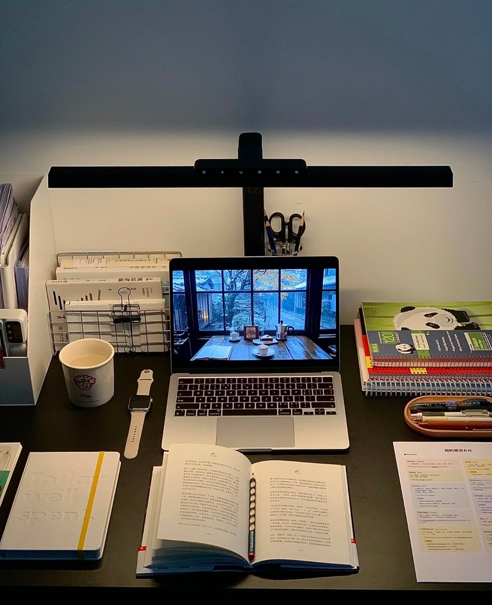 ValentinWocxlv's tweet photo. Just wrapped up a late shift in the office, coffee’s gone cold but to-do list is checked – small wins for the busy week https://t.co/57Ymzrk4HB