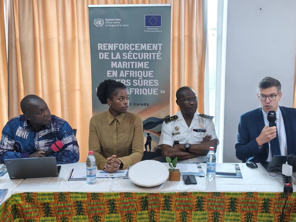 UNODC_BMB's tweet photo. Des dossiers mieux constitués, c'est plus de condamnations! @UNODC_BMB renforce les compétences des #OPJ du #GoG sur les enquêtes 🌊 pr transformer les investigations en poursuites efficaces. Avec le soutien de l'UE via #SafeSeasForAfrica.
#BorderManagement https://t.co/7YjFdSEv5K