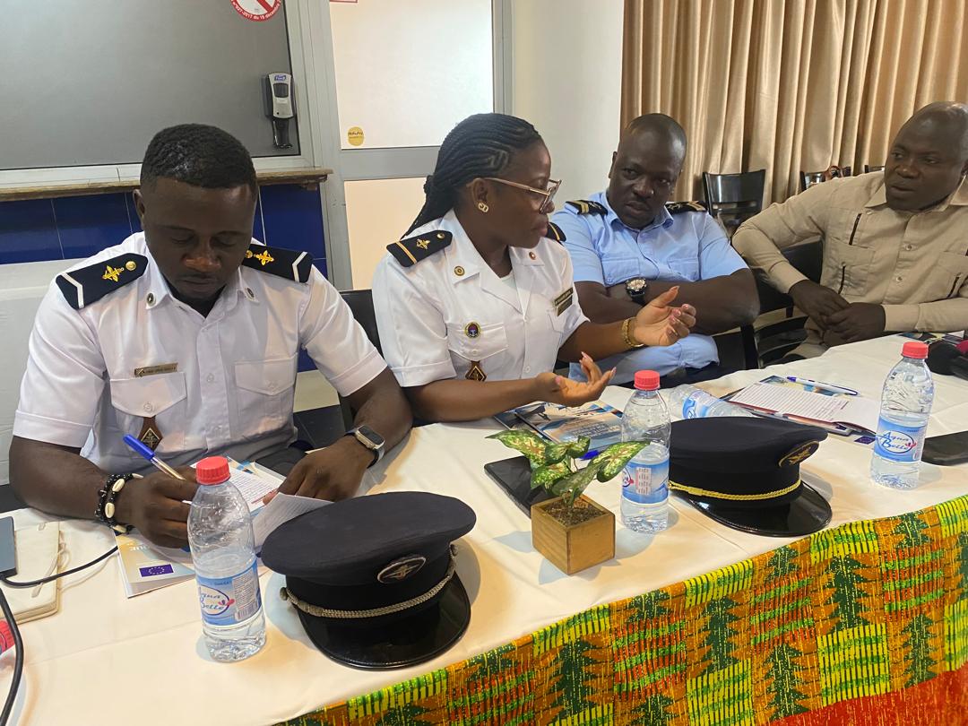 UNODC_BMB's tweet photo. Des dossiers mieux constitués, c'est plus de condamnations! @UNODC_BMB renforce les compétences des #OPJ du #GoG sur les enquêtes 🌊 pr transformer les investigations en poursuites efficaces. Avec le soutien de l'UE via #SafeSeasForAfrica.
#BorderManagement https://t.co/7YjFdSEv5K