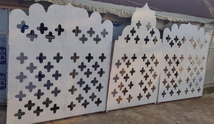 NaijaTrait's tweet photo. ✨ Elegant White Plywood Cut-Out Panels ✨
Large decorative plywood screens with intricate cross patterns and scalloped tops.
*Ideal for:
-Weddings, corporate, church &amp; cultural events.
- Photo backdrops
- Red carpet
- Stage &amp; event dividers
Available for rent! 🎉
📍Lagos,Ib,Akr https://t.co/heHr0UrMT7