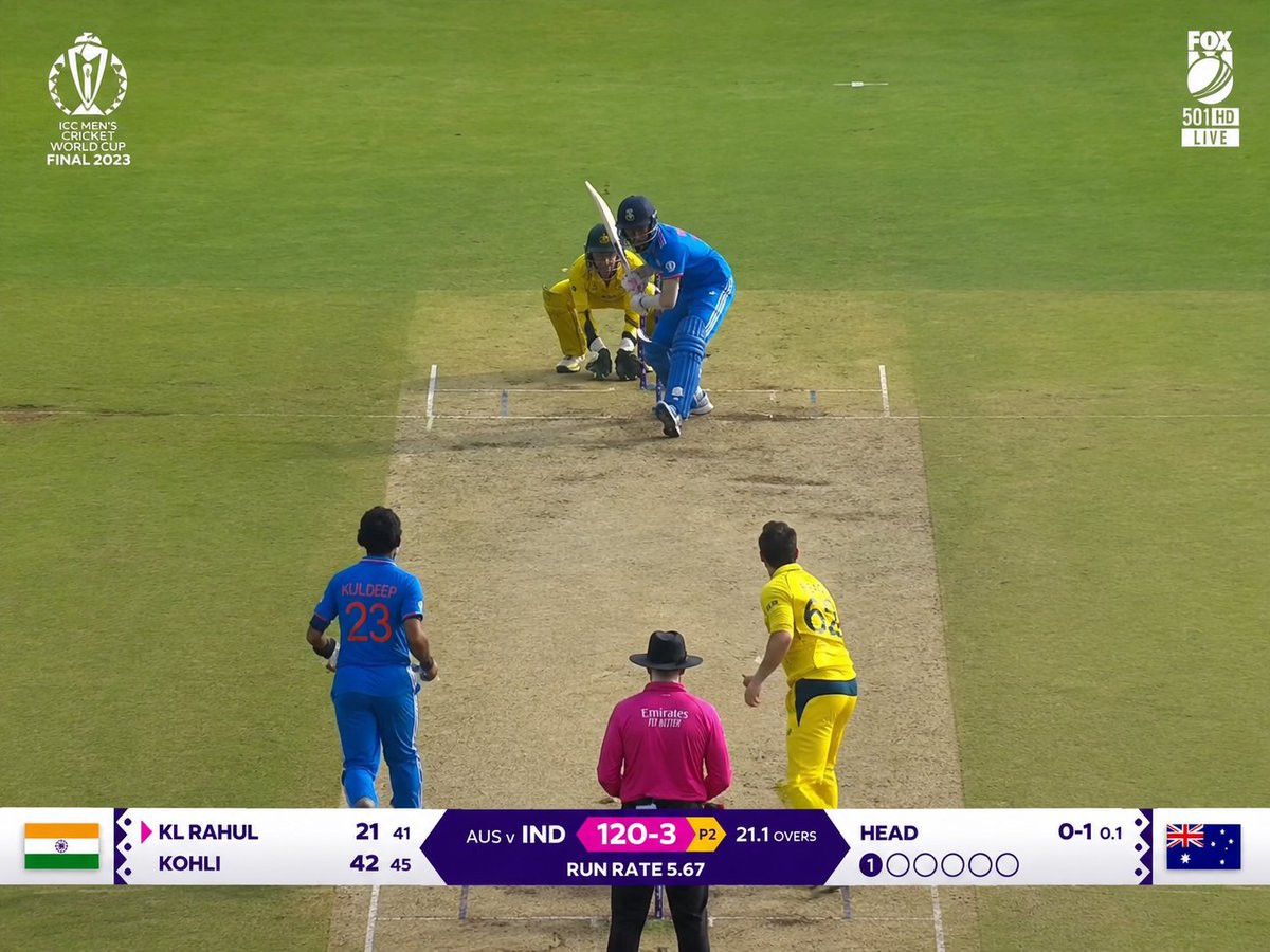 Melbourne__82's tweet photo. 42(48) chasing 388, 0 wickets down, next batters - Kohli, iyer, kishan, rahul

42(45) after collapse, next batters - sky, jadeja, kuldeep, shami

Guess which one got trolled as an "intentless", " terrorism" knock https://t.co/1dyDy8chlH