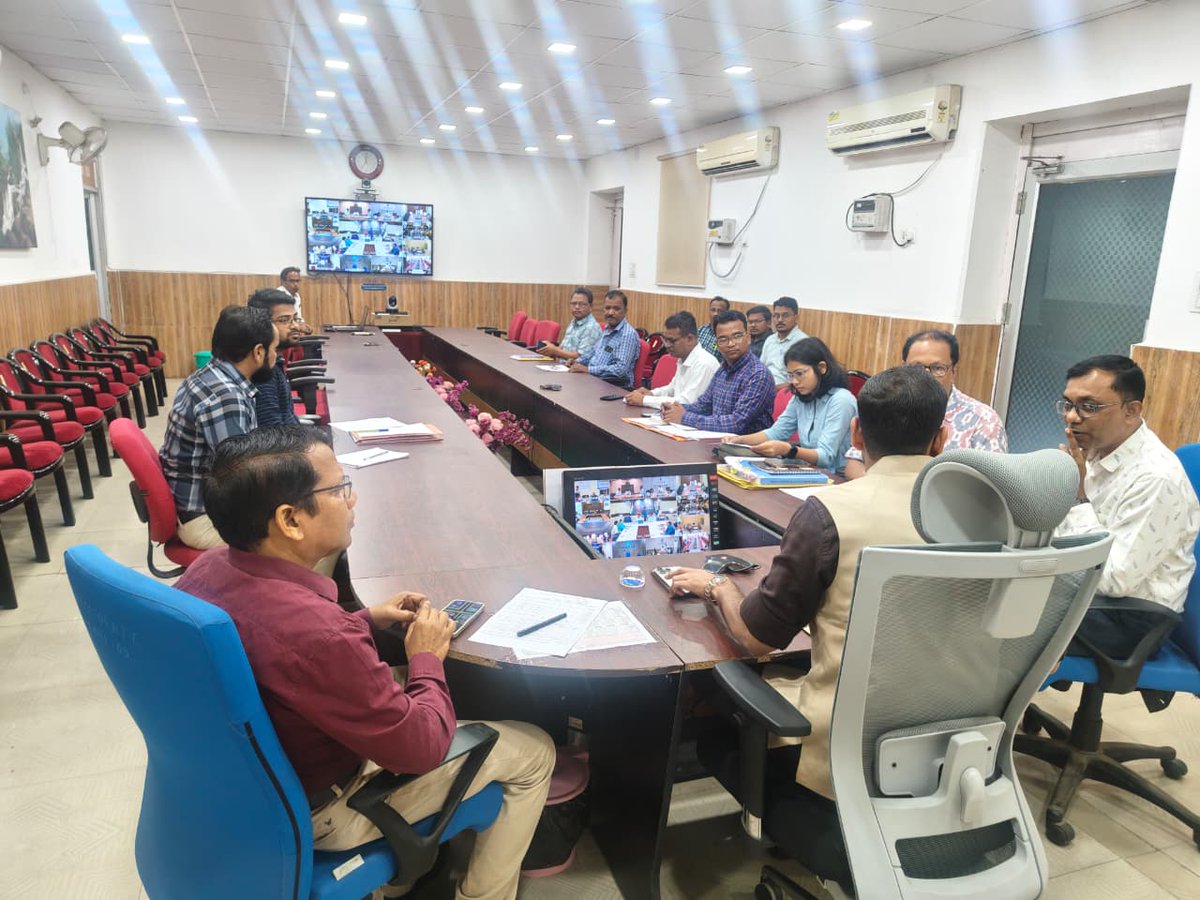 Collector & DM, Balangir tweet media