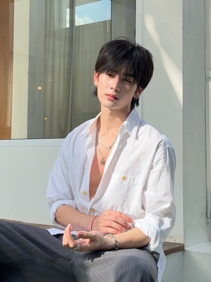 kyomiiang's tweet photo. “Khun Gun De Gustro ⛓️

- mafia businessman, real estate tycoon
- handsome, wealthy, hot and arousing
- a walking pheromone, oozing charisma
- heartless, dislikes commitment
- exudes the aura of a powerful tycoon
- composed and reserved, a man of few words but decisive actions
- cunning, always gets what he wants
- loves to win, thrives on challenges
- neat and highly organized
- ambitious
- decisive
- quick-handed (quick to make a move)

Khun Aiyara ✨

- architect educated abroad
- high-society background from a renowned family
- stunning, hot and fierce
- womanizer
- born in the year of the tiger (a queen-sign zodiac) an absolute queen
- stubborn, hot-tempered, temperamental and savage
- impulsive, acts on emotion
- bold and daring
- sharp-tongued and blunt
- smart and quick-witted
- scheming
- vindictive
- secretly has a soft side
- the youngest child, fiercely protected by her older brothers”

// A WOMANIZER AIYARA ⁉️ INTERESTING

#เพิร์ธแซนต้า 𑣲 #perthsanta 
#perthtanapon 𑣲 #santapp