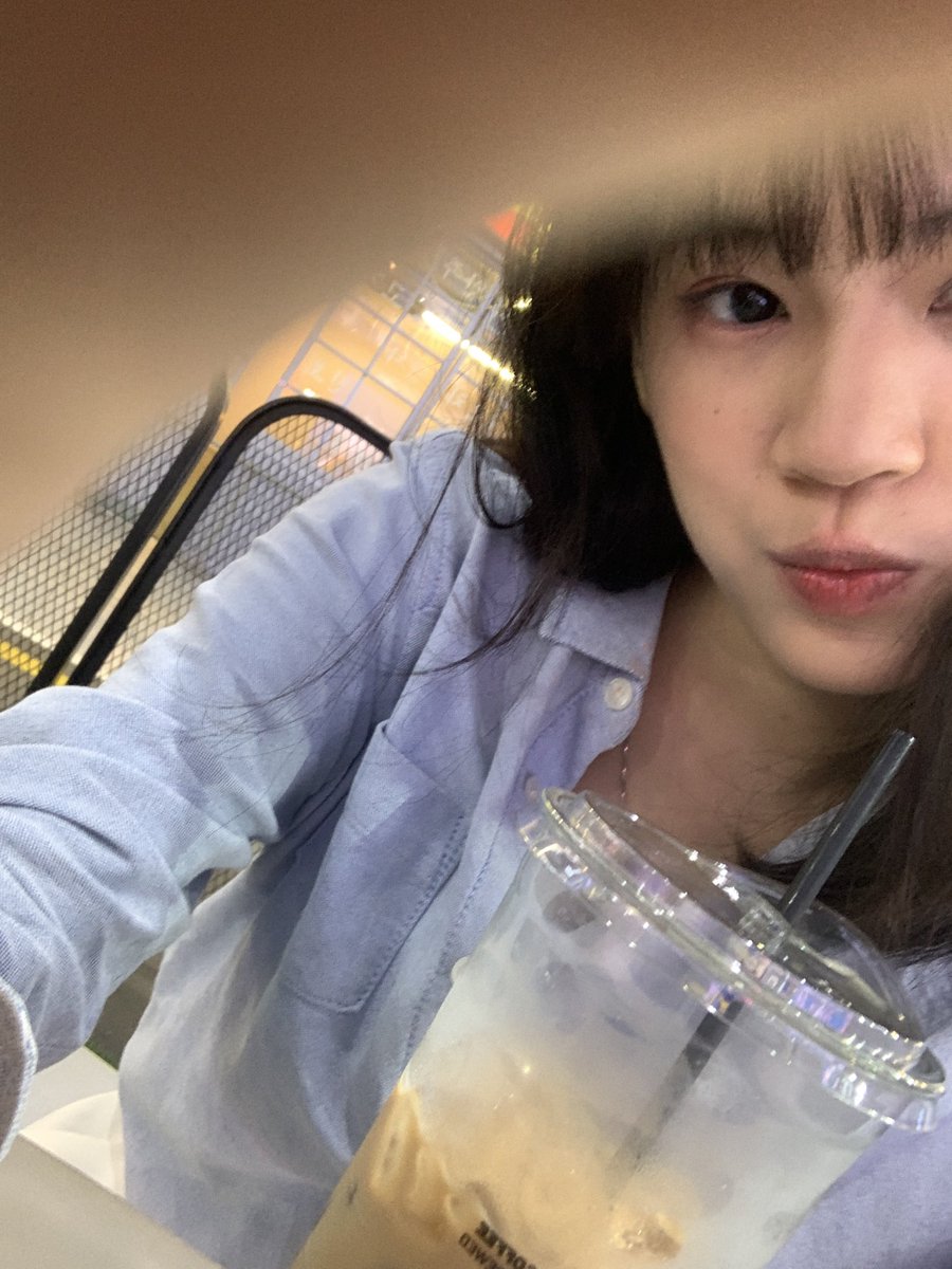 Upgirls_Jen's tweet photo. LOP WARNA BIRU https://t.co/eO9UeHA1tM