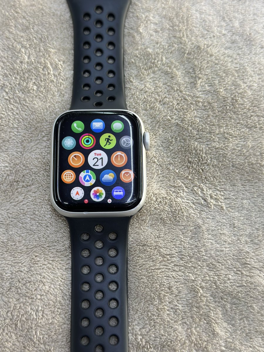 GinindzaNtokozo's tweet photo. ⌚ Apple Watch Series 6 – Available Now! 🔥

✅ GPS
✅ Heart Rate Monitor
✅ Blood Oxygen Sensor
✅ Always-On Retina Display
✅ Fitness &amp; Sleep Tracking
✅ Water Resistant

💰E3500
📩 76080507/79490799 https://t.co/Vy7VLIelN4
