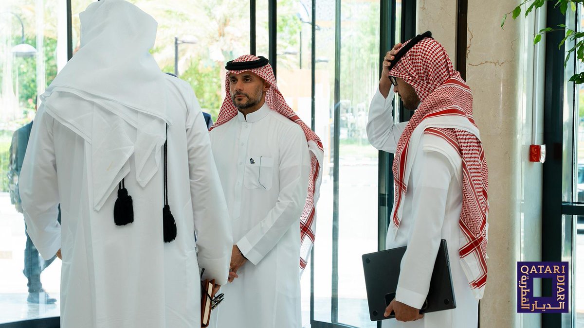 AradaLiving's tweet photo. عقد صاحب السمو الملكي الأمير خالد بن الوليد بن طلال آل سعود، نائب رئيس مجلس الإدارة التنفيذي في شركة أرادَ اجتماعاً مع الشيخ حمد بن طلال آل ثاني، الرئيس التنفيذي للديار القطرية، في مقر الشركة بالدوحة، بحضور عدد من كبار المسؤولين التنفيذيين من الجانبين. وبحث الجانبان مجالات التعاون المحتملة وفرص الاستثمار عبر محافظ الشركتين. ويعكس هذا اللقاء التزام أرادَ ببناء شراكات استراتيجية تدعم النمو المستدام والعابر للحدود في دول مجلس التعاون الخليجي وخارجها.