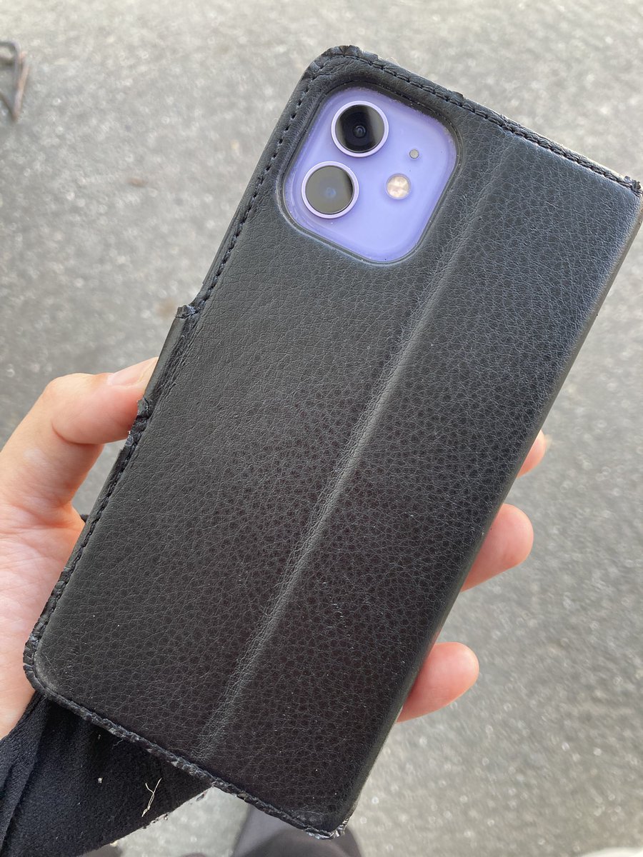 aya___NC31's tweet photo. iPhoneを拾いました
交番ではなく、【松原警察署】へ届けています
サイクリー付近で拾いました

年配の方みたいなのでXは見ないと思いますが拡散よろしくお願いします🙇‍♀️

クレジットカード,診察券,もしもの時の現金が挟まっていました

#拡散希望
#落し物 https://t.co/2LHdg48M4A
