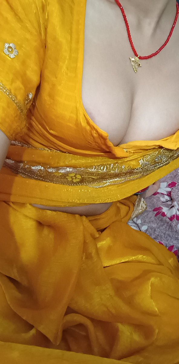 Anita_deviii's tweet photo. Kaisi lag rahi hu? https://t.co/QsVrCD4GIb
