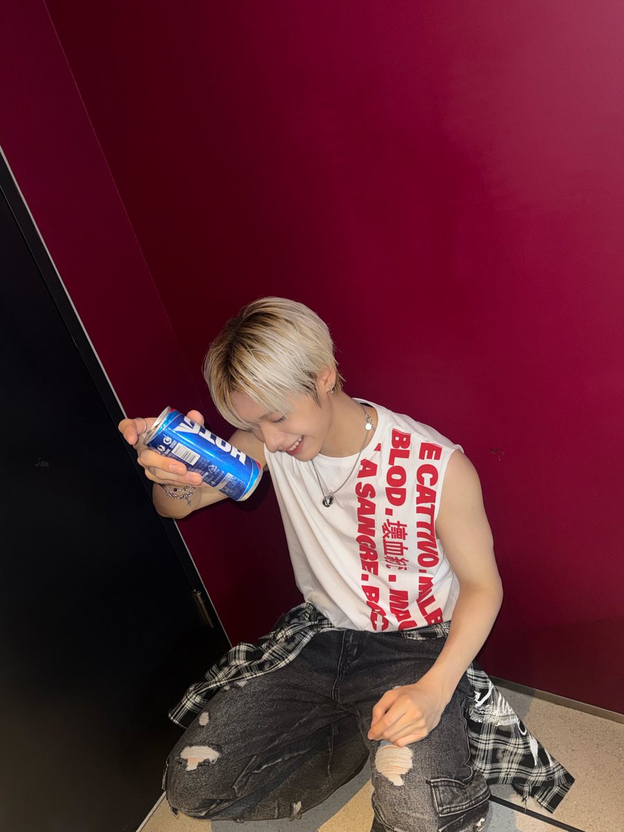 idntt_cosmo's tweet photo. 에이 사양하지말고 한입해 ㅋㅋ

#idntt #아이덴티티
#unevermet #최태인 #choitaein https://t.co/nETdHlxcMc