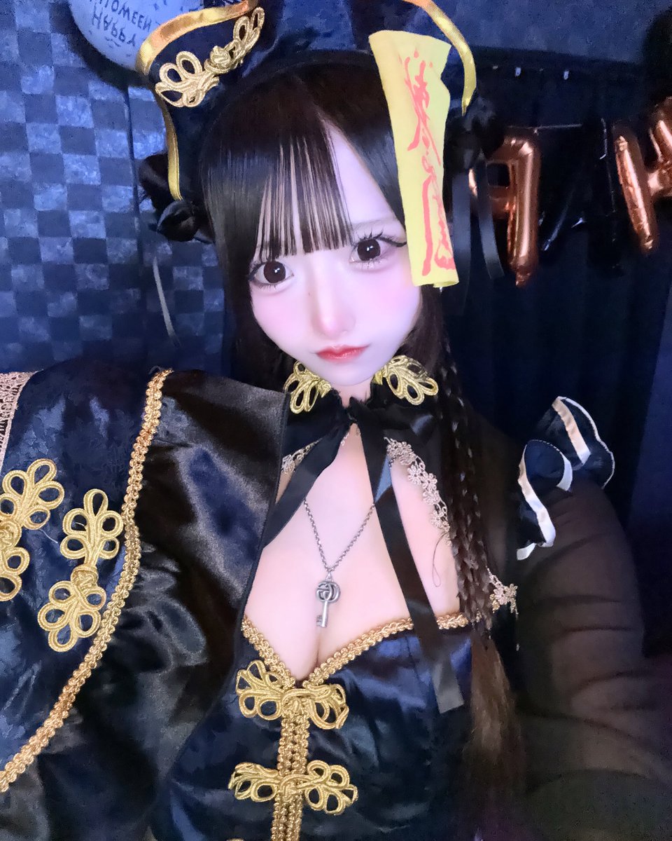 8roycx's tweet photo. 昔のほうがかわいくて、(ᐡ! - !  ᐡ) https://t.co/JnZhxtU6hI